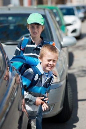 15 قاعدة مهمة لتعليم أطفالك مبادئ السلامة على الطريق - %categories