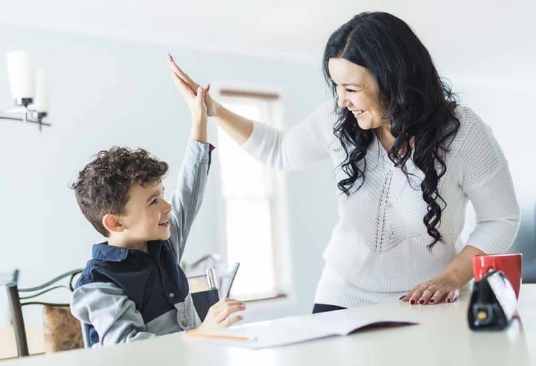8 طرق لمساعدة أطفالك على تطوير موقف إيجابي اتجاه الحياة - %categories