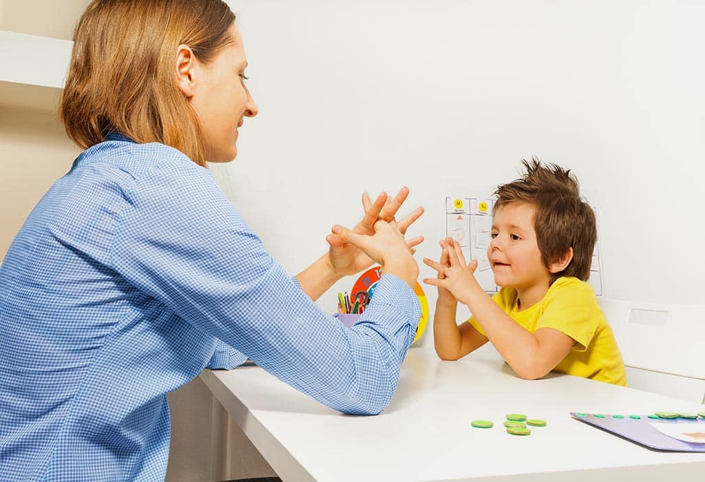 10 نصائح للتحدث مع طفلك المصاب بالتوحد - %categories