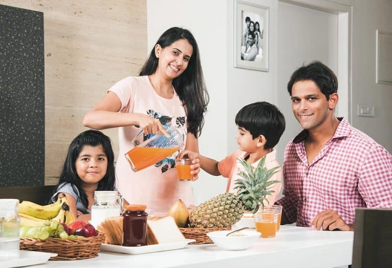 عائلة تأكل معًا ستبقى معًا - عشرة أسباب لتناول الوجبات مع عائلتك - %categories