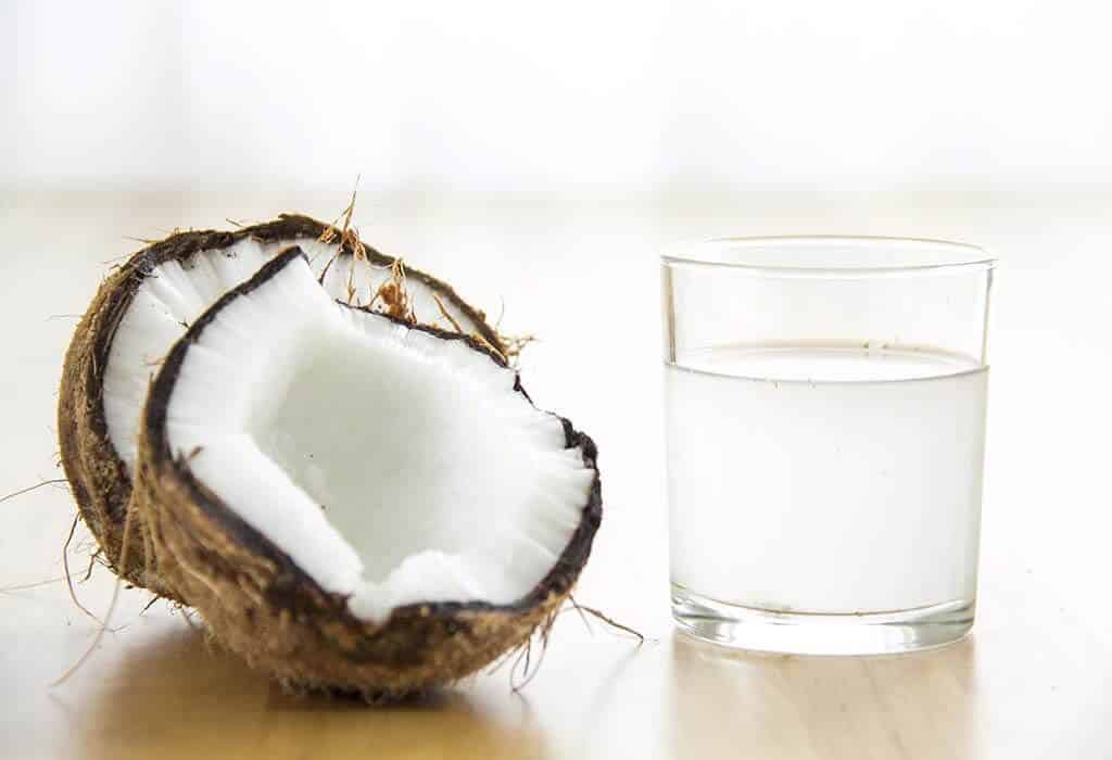 علاج الإسهال في المنزل Coconut Water - طرق علاج الإسهال في المنزل