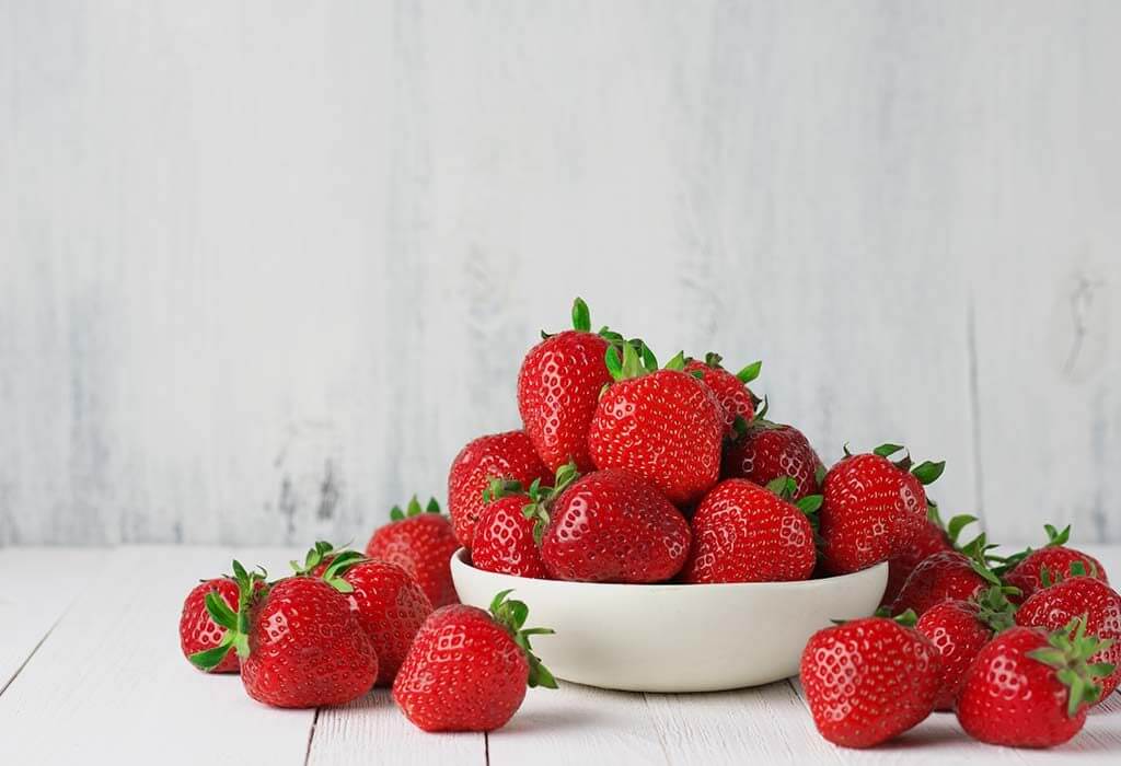 علاج الإسهال في المنزل Strawberries - طرق علاج الإسهال في المنزل