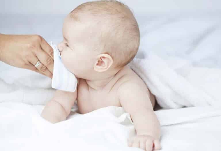 العلاجات المنزلية لسيلان الأنف لدى الأطفال الرضع - %categories