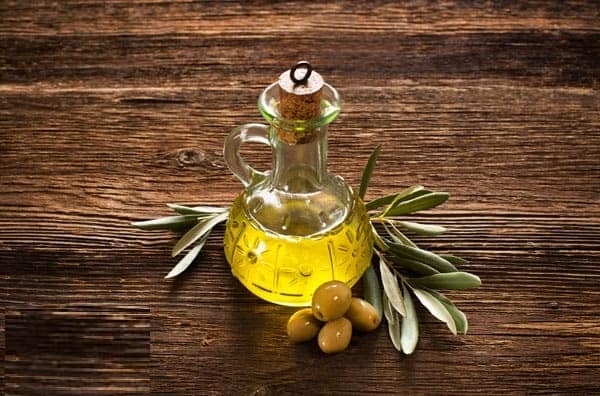 9 redenen om olijfolie op gezicht, huid, haar en nagels aan te brengen - %categorieën