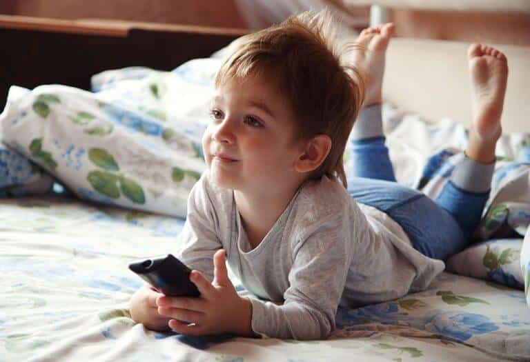 تأثير التلفزيون على الأطفال - الآثار الإيجابية والسلبية - %categories