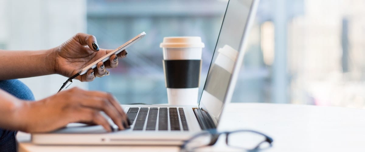 Social-media-influencer ما هي وسائل التواصل الاجتماعية المؤثرة ، على أي حال؟