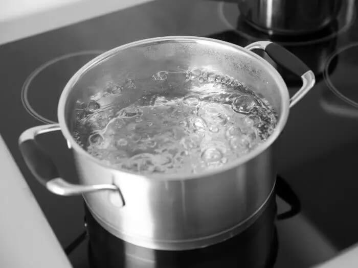 boilingwater - 8 فوائد صحية مذهلة لشاي الكركديه
