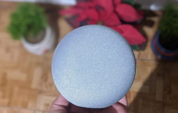 google-home-mini-changing-volume-fi_37014d171f3fef81b57b498c6a6f2619_935adec67b324b146ff212ec4c69054f أفضل 9 طرق لإصلاح مشكلة تغيير حجم الصوت لـ Google Home