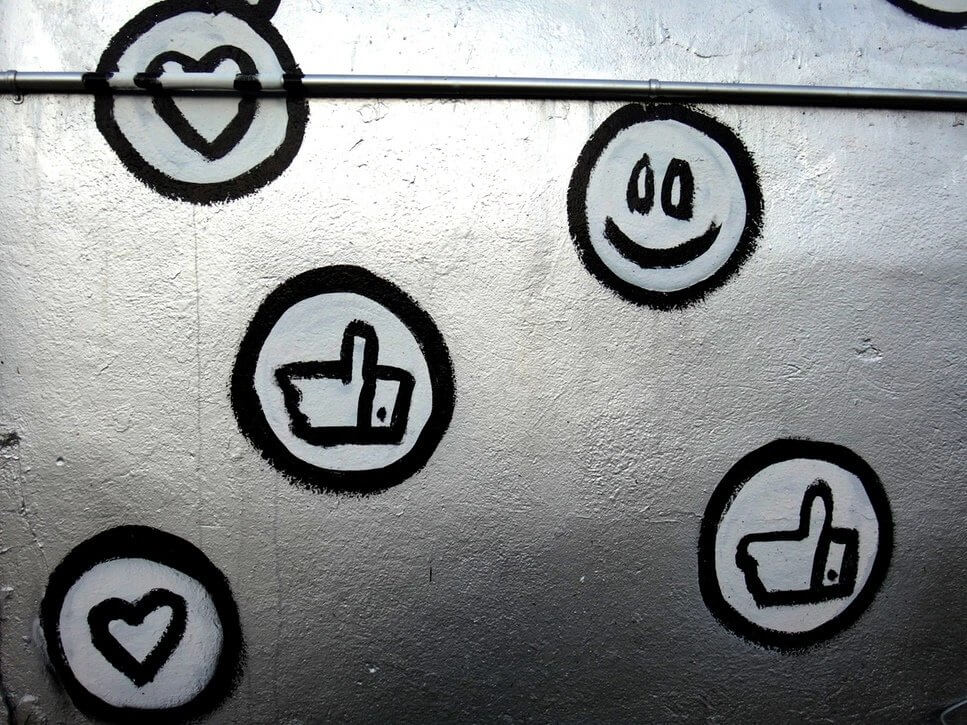 what-happens-when-you-unfollow-on-facebook-17_4d470f76dc99e18ad75087b1b8410ea9 ماذا يحدث عند إلغاء متابعة الأشخاص على الفيس بوك