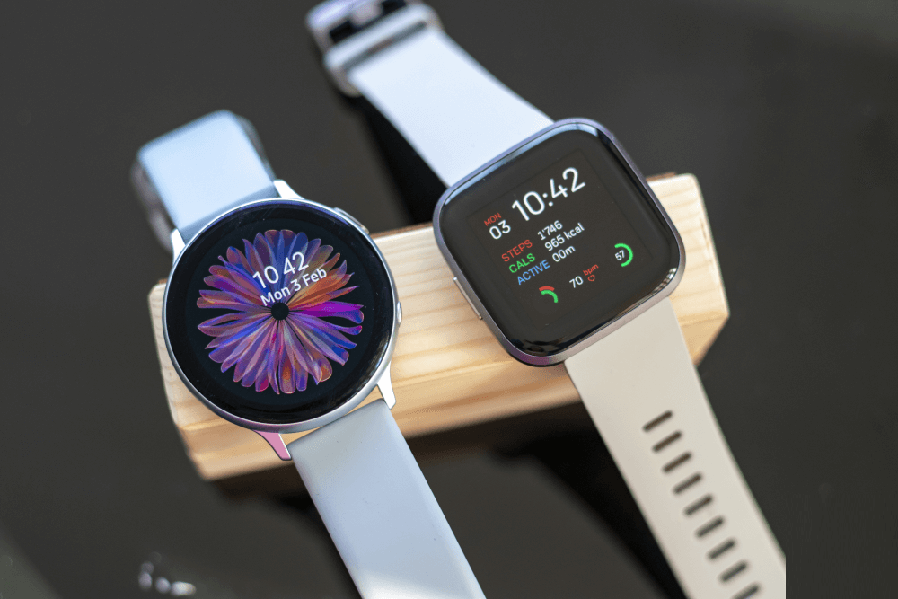 Fitbit Versa 2 مقابل Samsung Galaxy Active 2: أية ساعة ذكية الأفضل - %categories