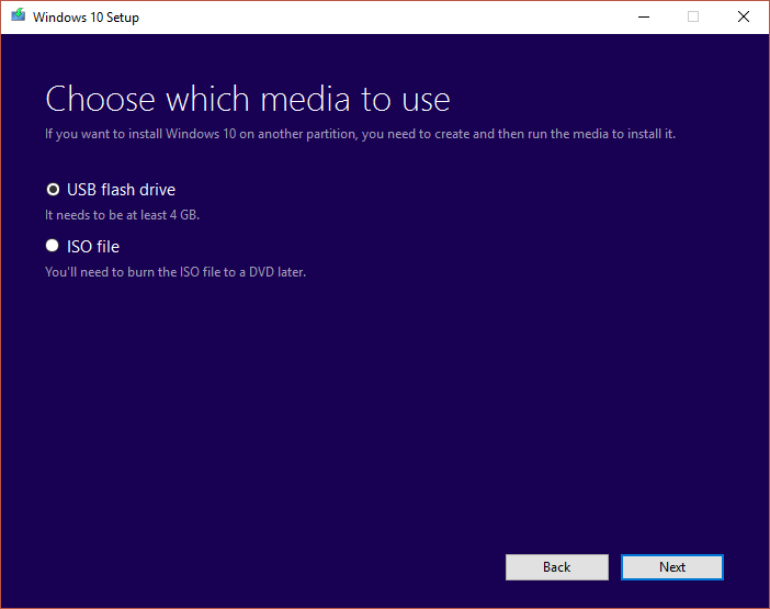 Select-USB-flash-drive-then-click-Next الإصلاح خطأ لا يوجد جهاز قابل للتشغيل على Windows 10