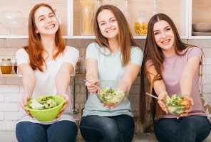 أهم الفيتامينات للنساء - womens-health vitamins for wyomen feat - أهم الفيتامينات للنساء