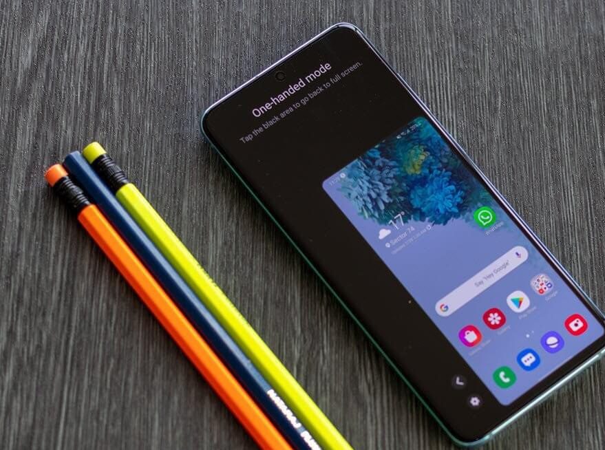 Top-10-First-Things-to-Do-With-the-Samsung-Galaxy-S20-and-S20-1-one-handed_0e5a258db8d71a8ccb613a64eb1abe19_4d470f76dc99e18ad75087b1b8410ea9 أهم عشرة أشياء يجب القيام بها مع Samsung Galaxy S20 و S20 +