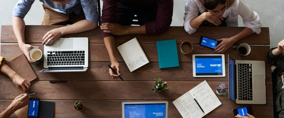 Holding-back-social-meda-agencies-for-growth 7 أشياء تمنع وكالات التواصل الاجتماعي من النمو
