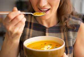 الأطعمة التي يجب تناولها وأخرى لتجنبها بعد خلع الأسنان - oral-health eat and avoid after tooth extraction feبat - الأطعمة التي يجب تناولها وأخرى لتجنبها بعد خلع الأسنان