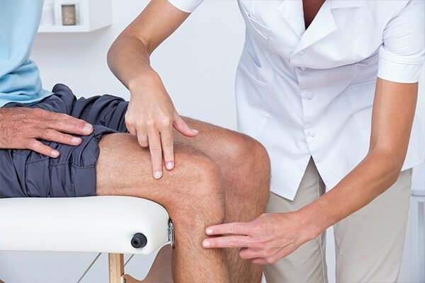 كل ما تحتاج معرفته حول آلام الركبة - bones-joints knee pain diagnosing - كل ما تحتاج معرفته حول آلام الركبة