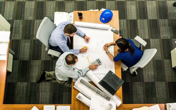 meeting_935adec67b324b146ff212ec4c69054f أفضل 5 بدائل Trello لإدارة الفرق والمشاريع
