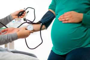تسمم الحمل يشكل خطر على الأم والجنين , الأسباب والعلاج