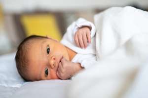 عدم بكاء الاطفال حديثي الولادة , هل هنالك خطر على الطفل - %categories
