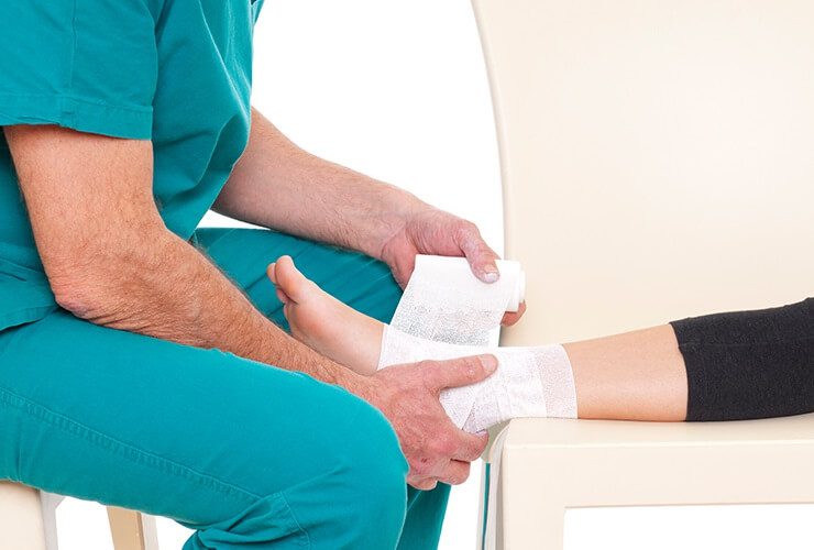 ماذا تتوقع من جراحة استبدال الكاحل؟ - bones-joints ankle replacement surgery feat - ماذا تتوقع من جراحة استبدال الكاحل؟