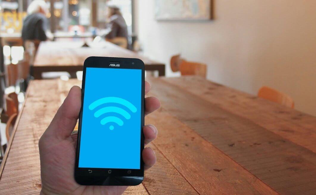 أفضل 8 إصلاحات مشكل Wi-Fi عالق في الحصول على عنوان IP على Android - %categories