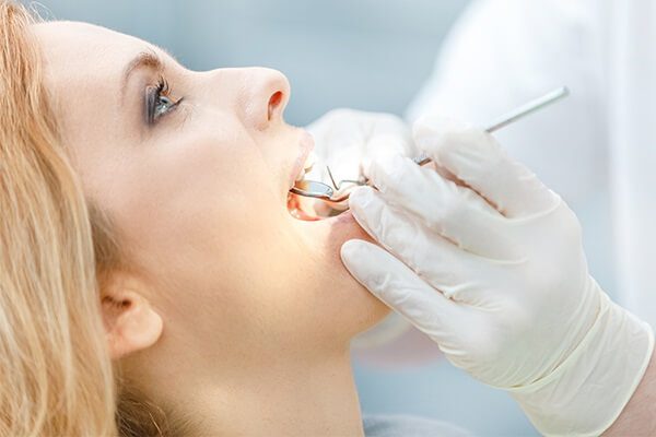 أسباب آلام ضرس العقل وكيفية علاجها - oral-health wisdom tooth pain medical treatment - أسباب آلام ضرس العقل وكيفية علاجها