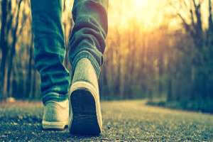 المشي التأملي للتخلص من القلق والتوتر والاكتئاب, ولتقوية الذهن