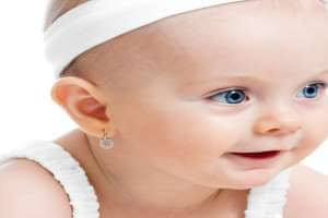ثقب الأذن التجميلي عند الاطفال , هل هو اَمن , الطرق الصحيحة,متى يتم فعل ذلك - %categories