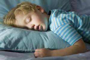 مساعدة الطفل على النوم ليلاً , نصائح وطرق فعالة لتنويم الطفل - %categories