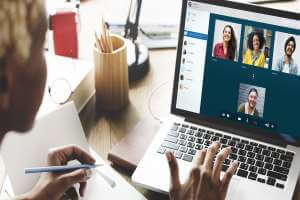 العمل من المنزل مع وجود الأطفال - نصائح من أجل البقاء - home-style 5 Ways to Increase Visibility at Work When You Work from Home 1 - العمل من المنزل مع وجود الأطفال - نصائح من أجل البقاء