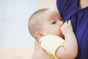 حليب الثدي والأجسام المضادة (الغلوبولين المناعي) , كيف تساعد الطفل