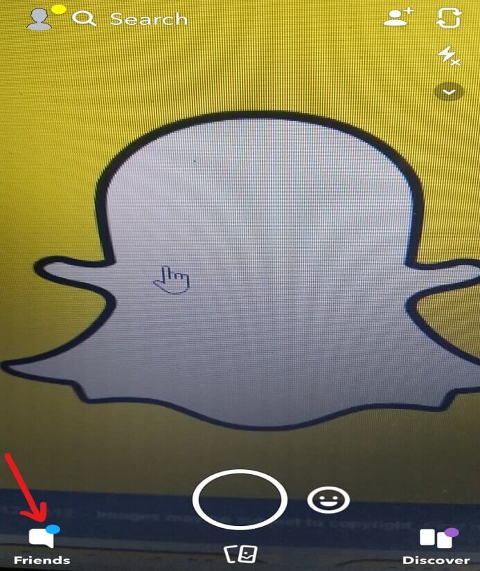 Click-on-the-message-icon-to-the-left-of-the-camera-sn كيف تعرف ما إذا كان شخص ما قد قام بحظرك على Snapchat