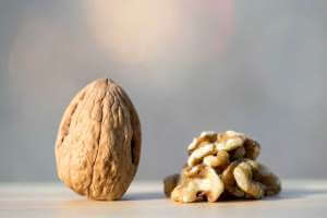 الجوز , تعرف على فوائده , وهل يحسن الصحة ويساعد في خسارة الوزن - organicfacts benefits of walnuts 1296x728 feature 1 - الجوز , تعرف على فوائده , وهل يحسن الصحة ويساعد في خسارة الوزن