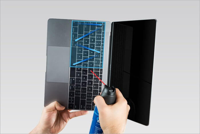 clean-keyboard_935adec67b324b146ff212ec4c69054f كيفية إصلاح تكرار الرسائل أو مشكلة التباعد المزدوج على MacBooks