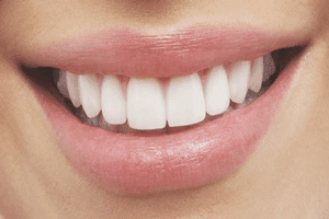 معجون الأسنان الطبيعي المنزلي الصنع لتبييض وتلميع الاسنان