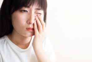 التهاب الجفن: الأنواع والأسباب والأعراض والعلاج الطبي - eye-care blepharitis causes fلeat - التهاب الجفن: الأنواع والأسباب والأعراض والعلاج الطبي