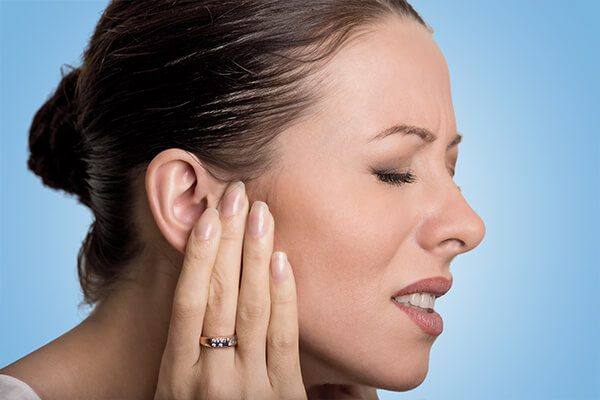 تراكم شمع الأذن: الأسباب والأعراض والعلاجات - %categories