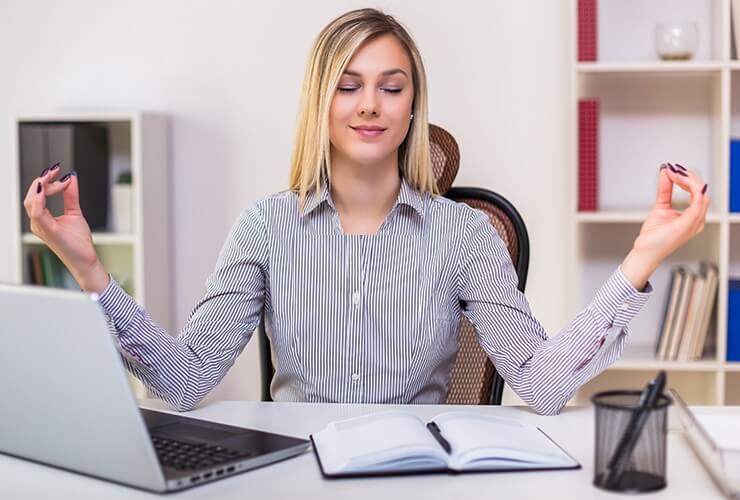 ضغوط العمل: كيفية تحديدها ومنعها وتقليلها - psychological-health how to make office work stress free feat - ضغوط العمل: كيفية تحديدها ومنعها وتقليلها