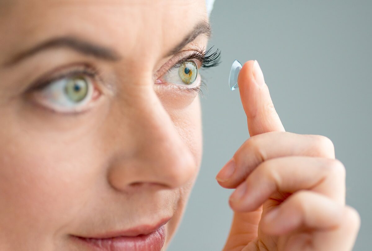 10 أخطاء في استعمال العدسات اللاصقة يمكن أن تضر عينيك - %categories