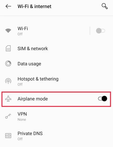 Click-on-the-toggle-switch-located-next-to-‘Airplane-mode’-to-turn-it-off إصلاح مشكلة إرسال النص أو تلقيه على Android