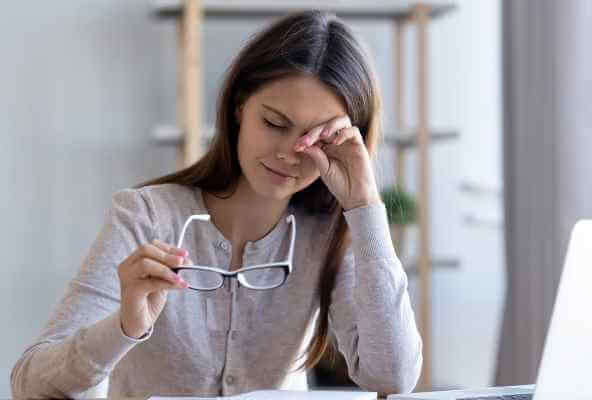 Quelles sont les causes des yeux larmoyants et comment les traiter - soins des yeux les yeux larmoyants provoquent un exploit - Quelles sont les causes des yeux larmoyants et comment les traiter
