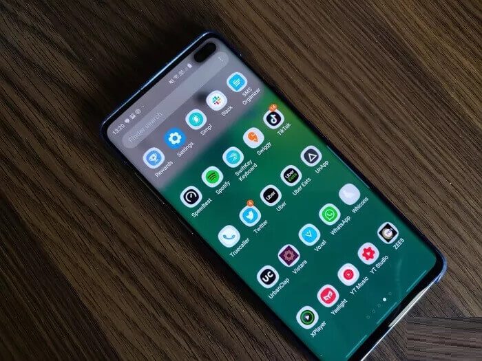 Samsung-Galaxy-S10-Plus-4_487fdb433d1c3ff553b731700b1e87a2_935adec67b324b146ff212ec4c69054f Samsung One UI مقابل Nova Launcher: ما هو المشغل الأفضل لك