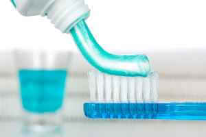 الرعاية الذاتية والعلاجات المنزلية لوقف التهاب دواعم السن - oral-health periodoببntitis general queries - الرعاية الذاتية والعلاجات المنزلية لوقف التهاب دواعم السن