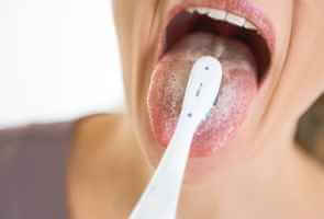 العلاجات المنزلية لعلاج اللسان الأبيض - oral-health what causes whitffe tongue savina dental clincis malta and gozo 640x434 1 - العلاجات المنزلية لعلاج اللسان الأبيض