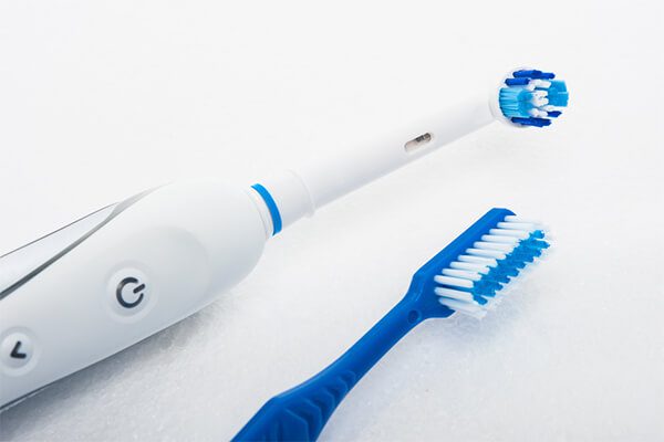 تعرف على العادات التي يجب عليك تجنبها أثناء تنظيف أسنانك بالفرشاة - %categories