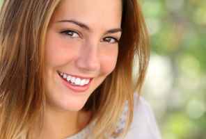 ما سبب اصفرار الأسنان وكيفية تبيضها - oral-health when and why to whiten teeييبth feat - ما سبب اصفرار الأسنان وكيفية تبيضها