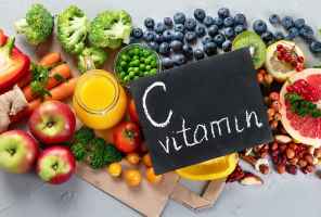 كيفية تلبية كمية فيتامين سي "C" الموصى بها - organicfacts foods to help you meet the recommended vitaيسسسسسmin c intake feat - كيفية تلبية كمية فيتامين سي "C" الموصى بها
