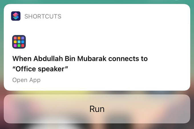 Automatically-Open-Spotify-on-iPhone-When-Connects-to-Bluetooth-Speaker-or-Headphones فتح Spotify تلقائيًا عند توصيل iPhone بمكبر صوت Bluetooth أو سماعة رأس