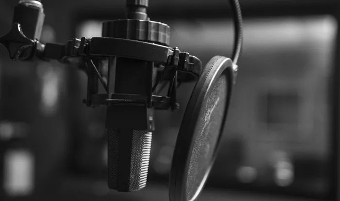 Fix-Apple-Podcasts-Not-Downloading-Featured_935adec67b324b146ff212ec4c69054f أفضل 9 طرق لإصلاح عدم تنزيل ملفات بودكاست من Apple