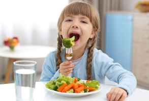10 aliments sains à manger pour une peau belle et sans défaut 56227بس2967 H - 10 أطعمة صحية للأكل لبشرة جميلة وخالية من العيوب